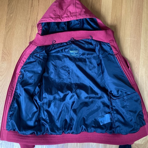 NEW W/ TAGS BauBax Women's Red Bomber Travel Jacket - Picture 7 of 11